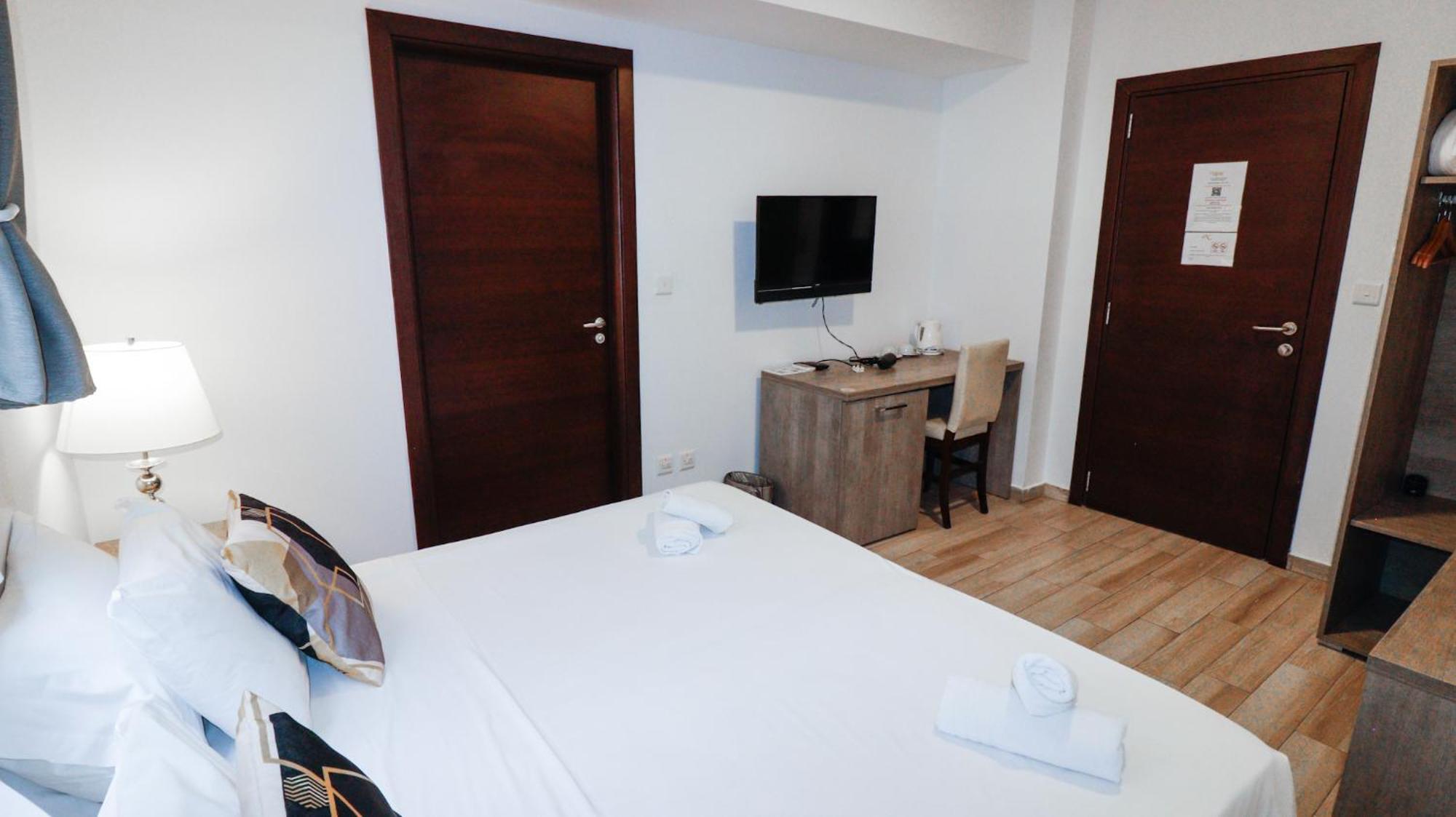 Napoli Suites Studios Aparthotel St. Julian's Exterior foto